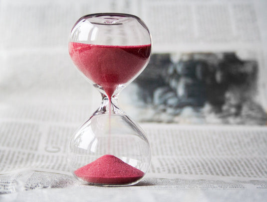 An hourglass to signify the timer of the Pomodoro Technique